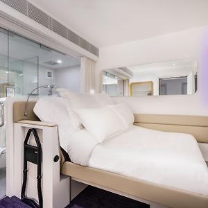 Premium Queen Cabin